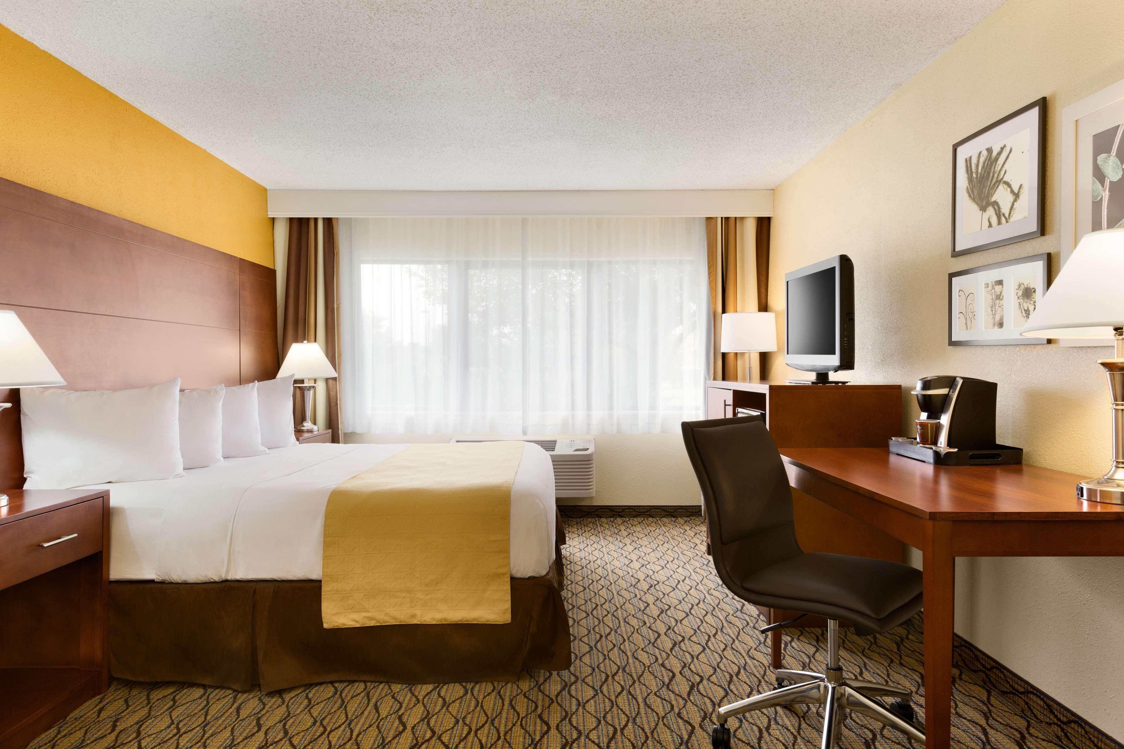 Country Inn & Suites By Radisson, Mishawaka, In South Bend Bagian luar foto