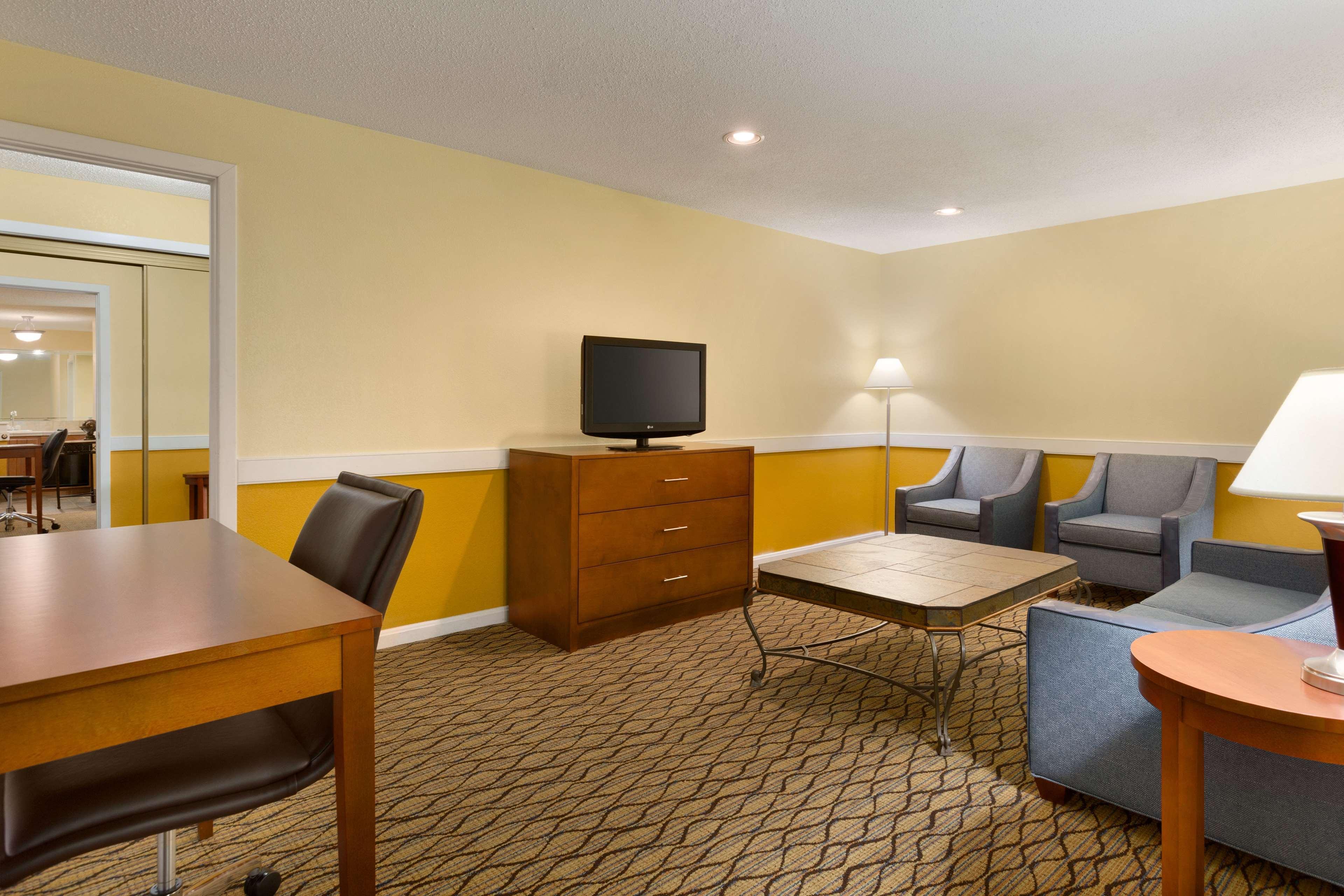 Country Inn & Suites By Radisson, Mishawaka, In South Bend Bagian luar foto