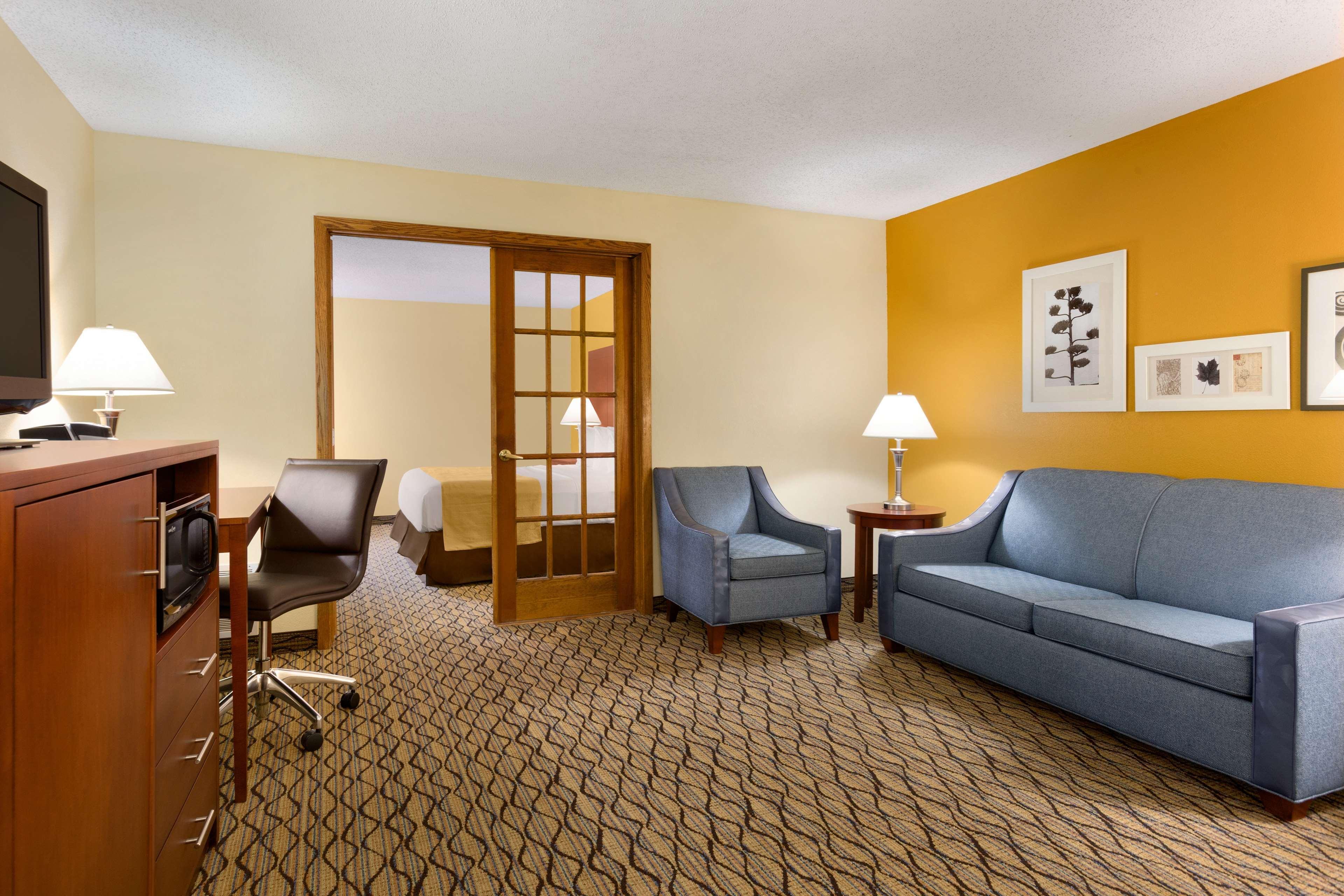 Country Inn & Suites By Radisson, Mishawaka, In South Bend Bagian luar foto