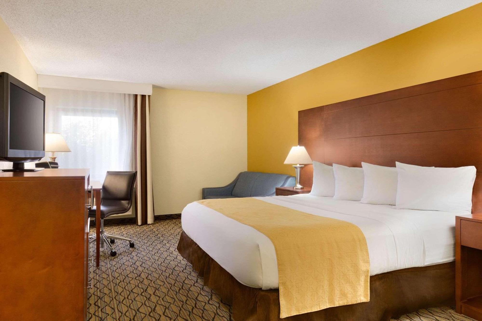 Country Inn & Suites By Radisson, Mishawaka, In South Bend Bagian luar foto