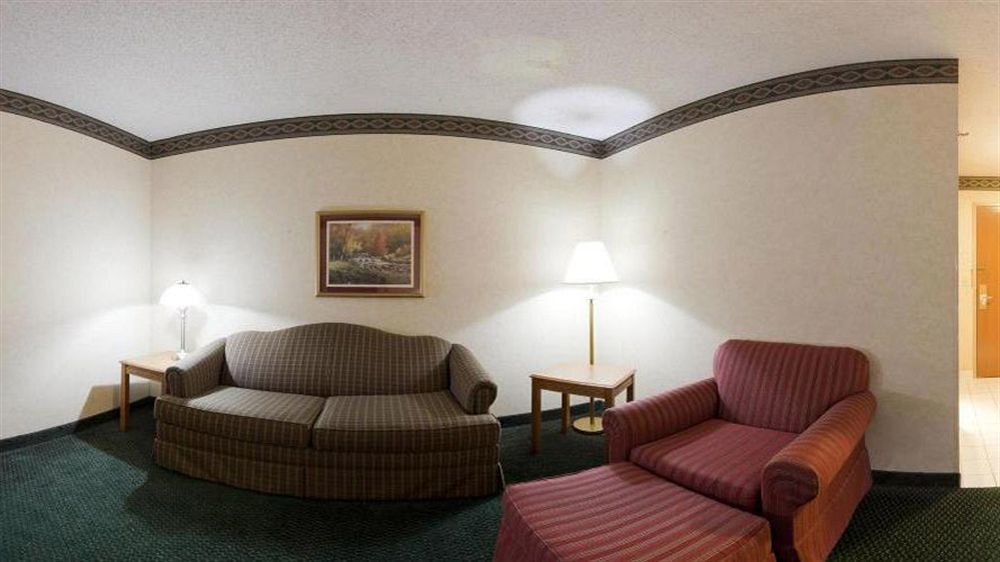 Country Inn & Suites By Radisson, Mishawaka, In South Bend Bagian luar foto